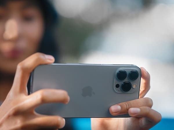 Kiểm tra xem camera sau trên iPhone của bạn có bị che chắn 