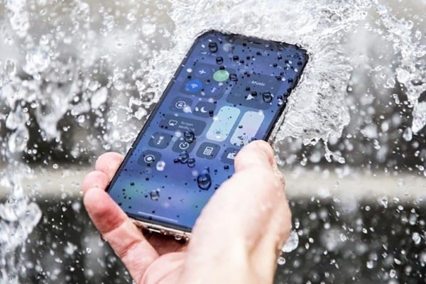Dòng iPhone XR đạt tiêu chuẩn chống bụi và nước IP 67